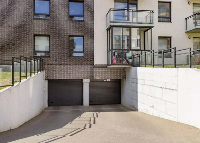 Near Panorama Self Check-in Garage Free Apartment *